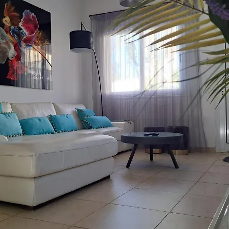 Villa Million Flowers