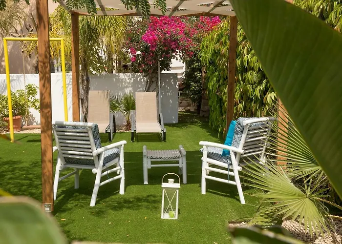 Million Flowers Villa