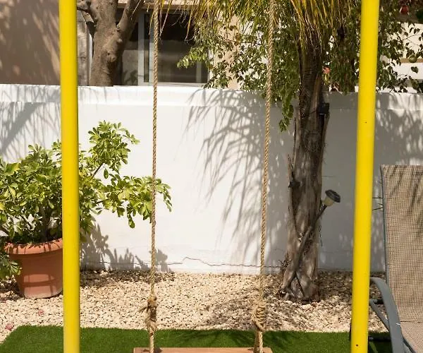 Villa Million Flowers *