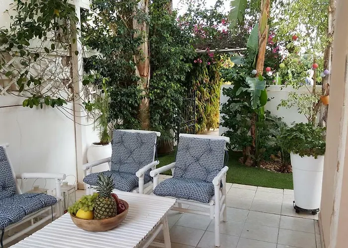 Villa Million Flowers