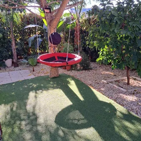 Million Flowers Βίλα