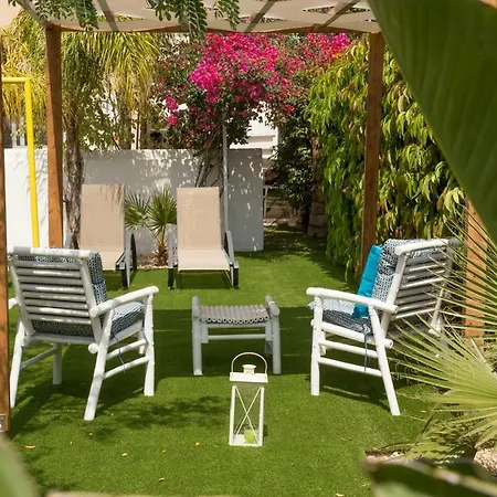 Million Flowers Villa